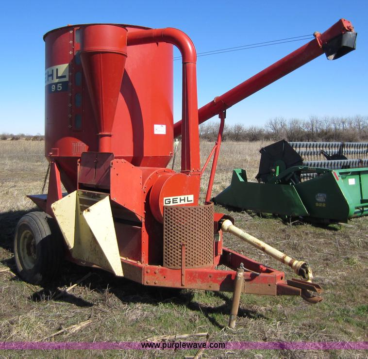Gehl 95MX feed grinder/mixer in Thayer, KS Item C5313 sold Purple Wave