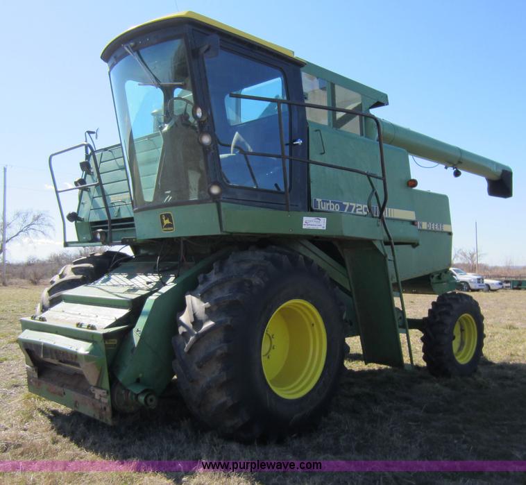 image for item C5316 1981 John Deere 7720 combine
