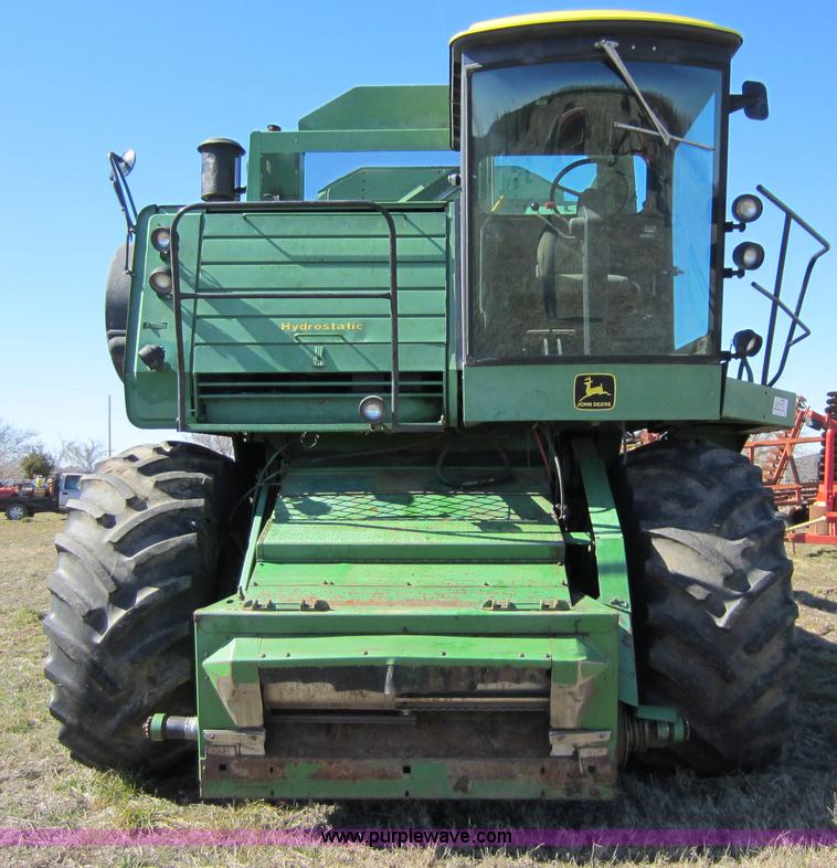 image for item C5316 1981 John Deere 7720 combine