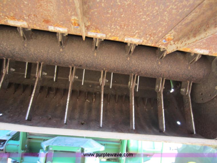 image for item C5316 1981 John Deere 7720 combine