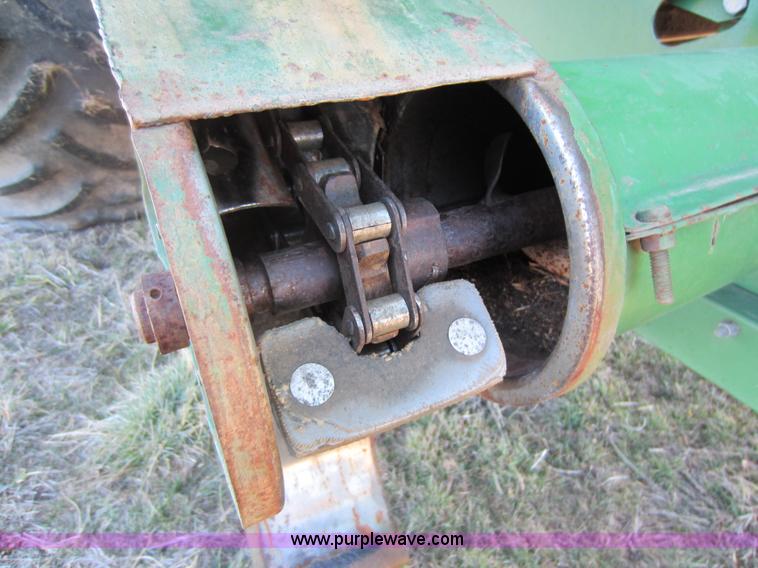 image for item C5316 1981 John Deere 7720 combine