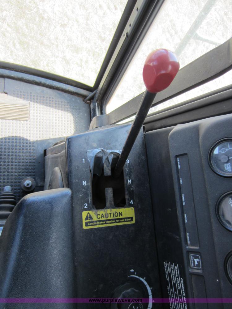 image for item C5316 1981 John Deere 7720 combine