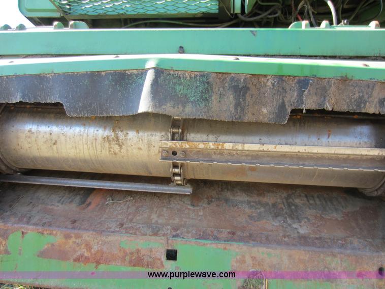 image for item C5316 1981 John Deere 7720 combine