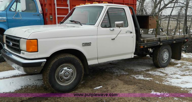 image for item D8769 1988 Ford F-350 Custom flat bed truck