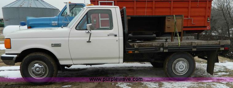 image for item D8769 1988 Ford F-350 Custom flat bed truck
