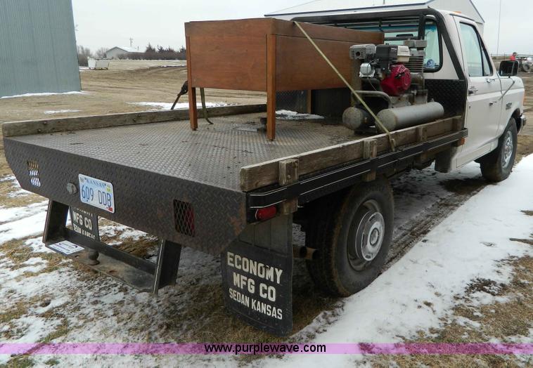 image for item D8769 1988 Ford F-350 Custom flat bed truck