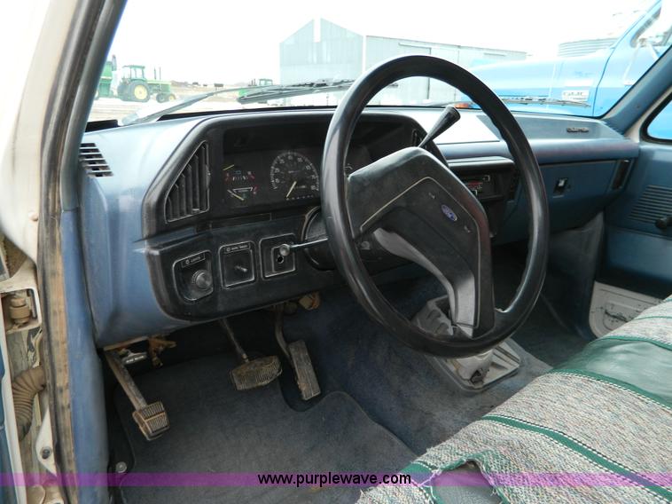 image for item D8769 1988 Ford F-350 Custom flat bed truck