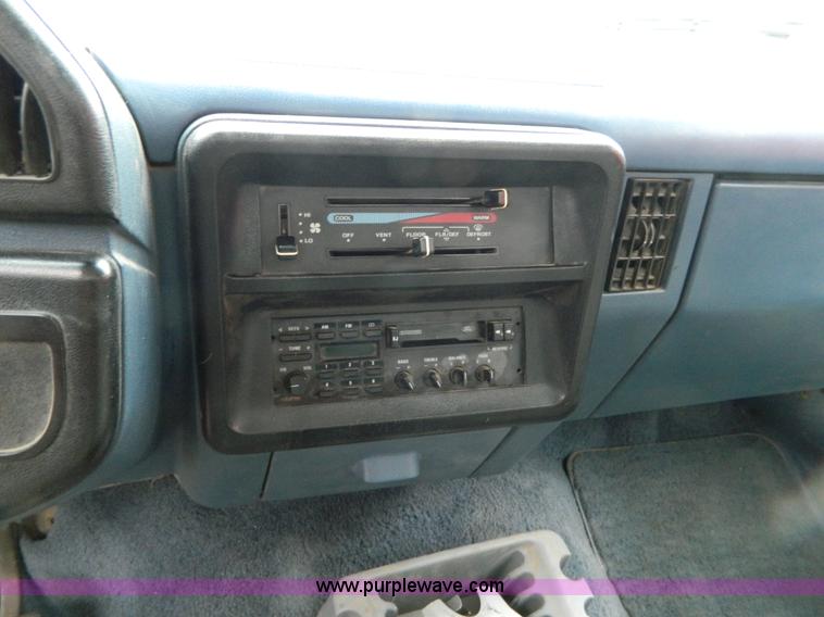 image for item D8769 1988 Ford F-350 Custom flat bed truck