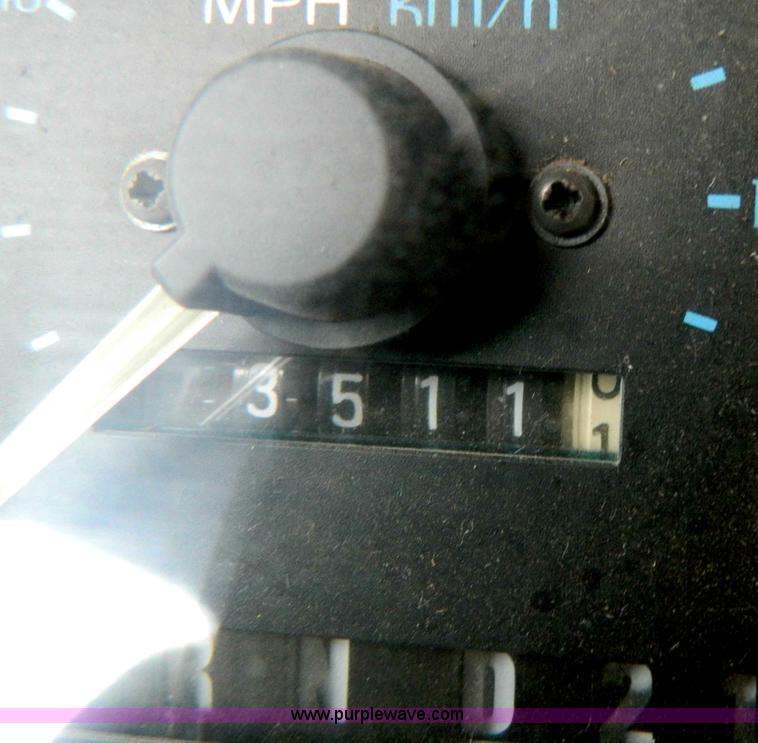 image for item D8769 1988 Ford F-350 Custom flat bed truck