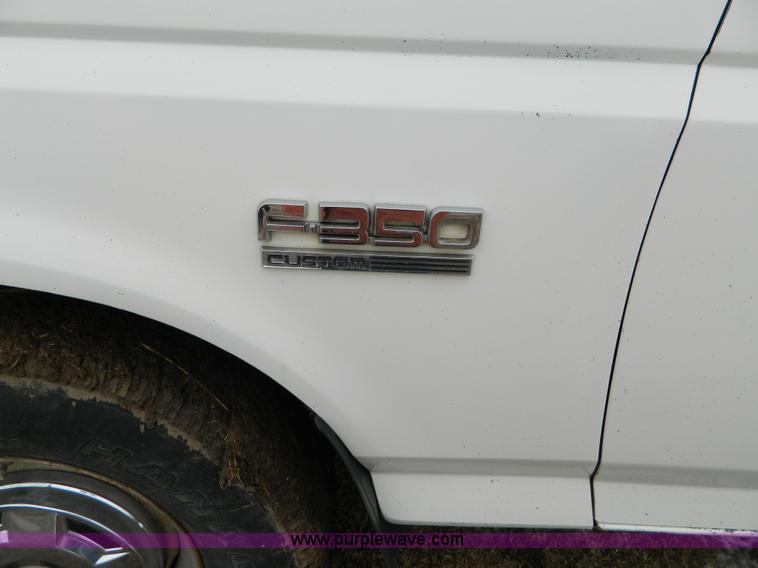 image for item D8769 1988 Ford F-350 Custom flat bed truck