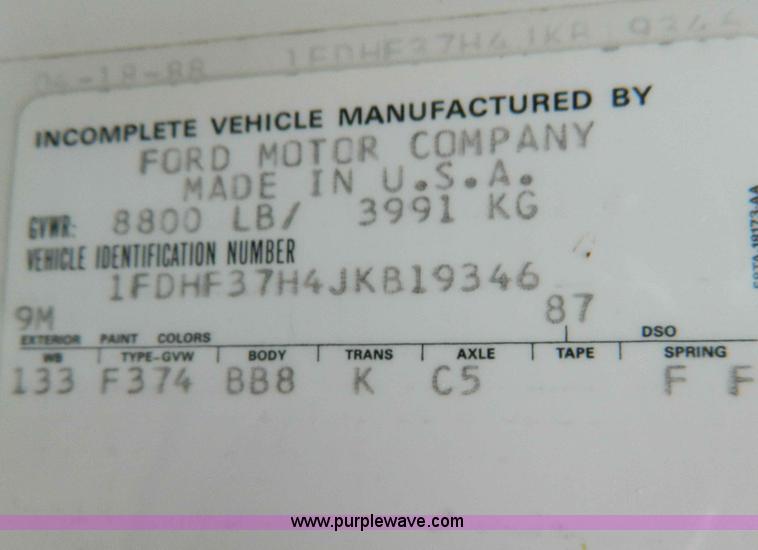 image for item D8769 1988 Ford F-350 Custom flat bed truck