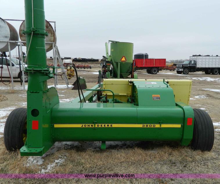 image for item D8770 John Deere 3800 silage cutter