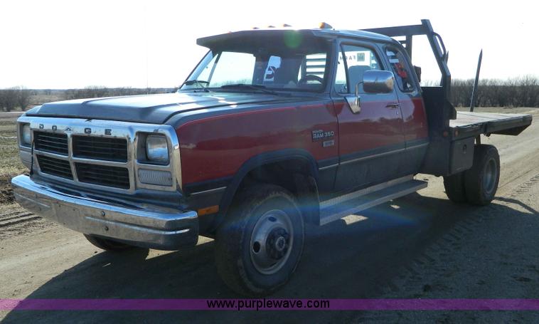 image for item D8846 1992 Dodge Power Ram 3500 club cab pickup truck