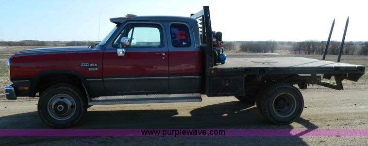 image for item D8846 1992 Dodge Power Ram 3500 club cab pickup truck