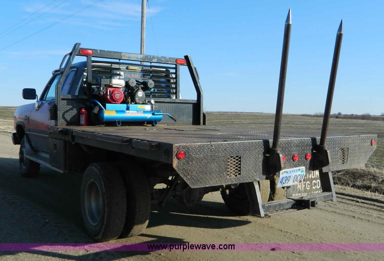 image for item D8846 1992 Dodge Power Ram 3500 club cab pickup truck