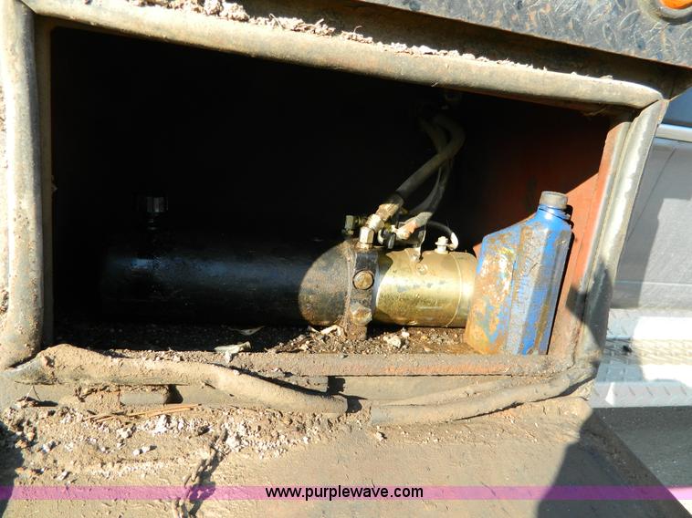 image for item D8846 1992 Dodge Power Ram 3500 club cab pickup truck