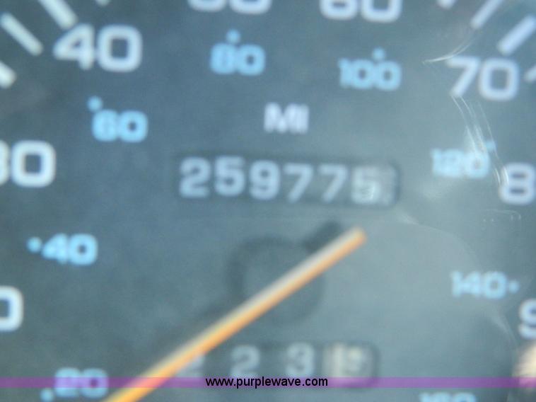 image for item D8846 1992 Dodge Power Ram 3500 club cab pickup truck