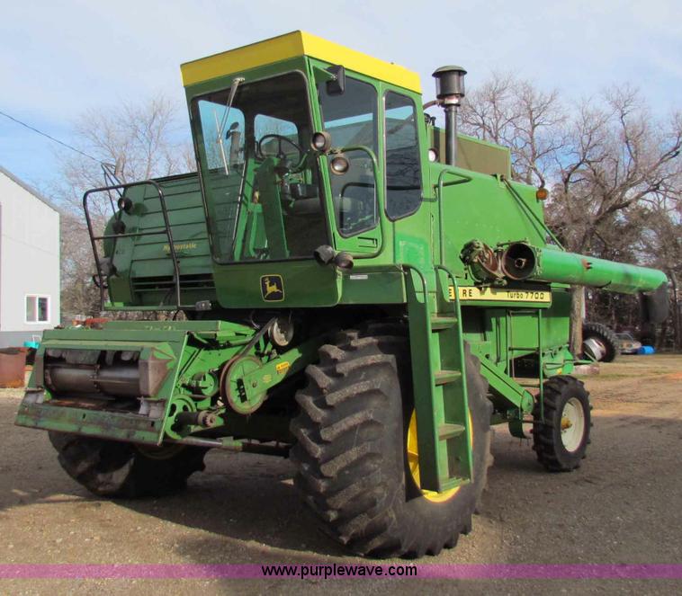 image for item D9139 John Deere 7700 combine