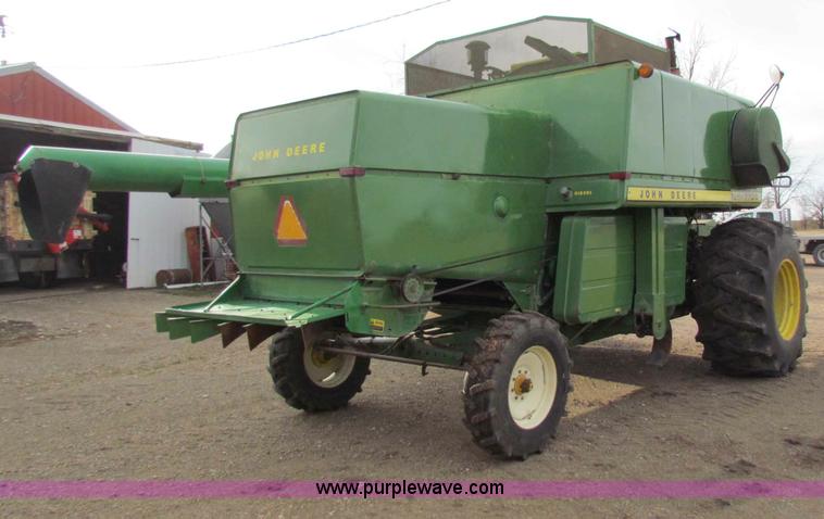 image for item D9139 John Deere 7700 combine