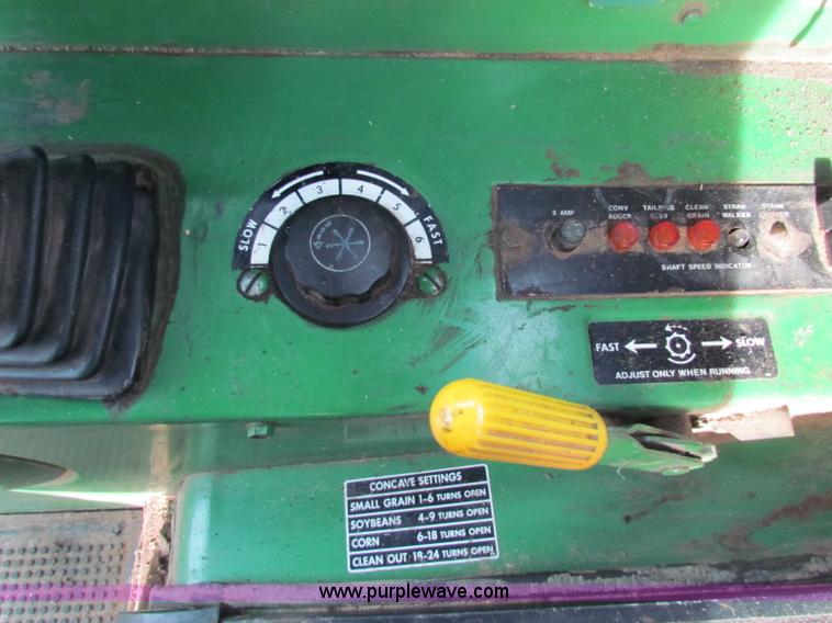 image for item D9139 John Deere 7700 combine