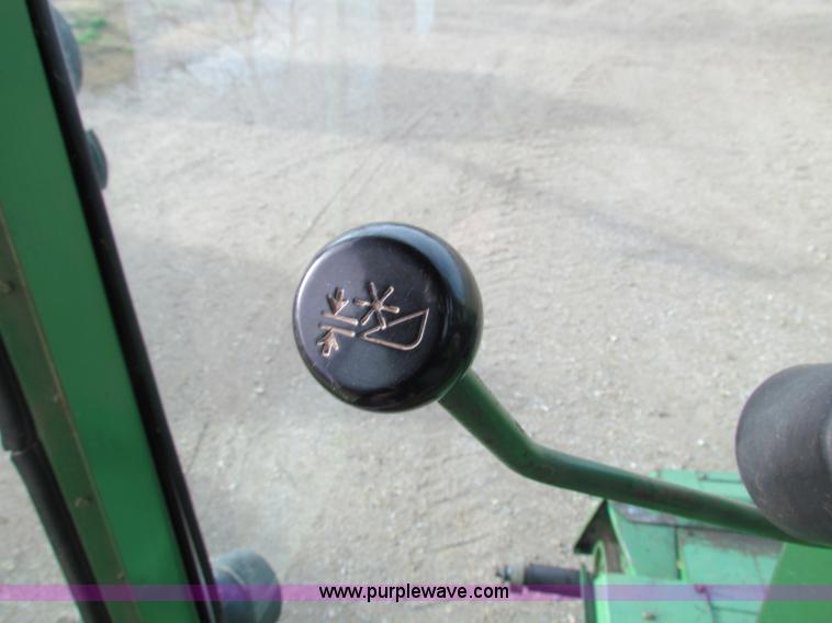 image for item D9139 John Deere 7700 combine