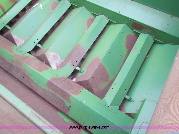 image for item D9139 John Deere 7700 combine