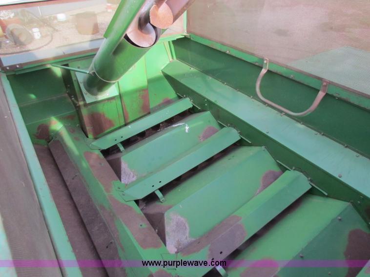 image for item D9139 John Deere 7700 combine