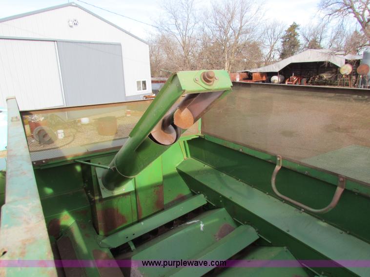 image for item D9139 John Deere 7700 combine