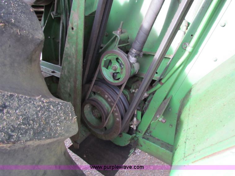 image for item D9139 John Deere 7700 combine