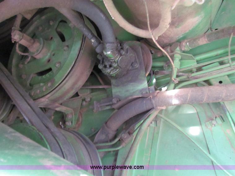 image for item D9139 John Deere 7700 combine