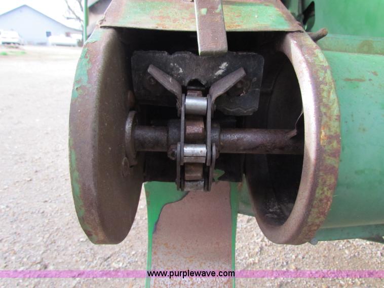 image for item D9139 John Deere 7700 combine