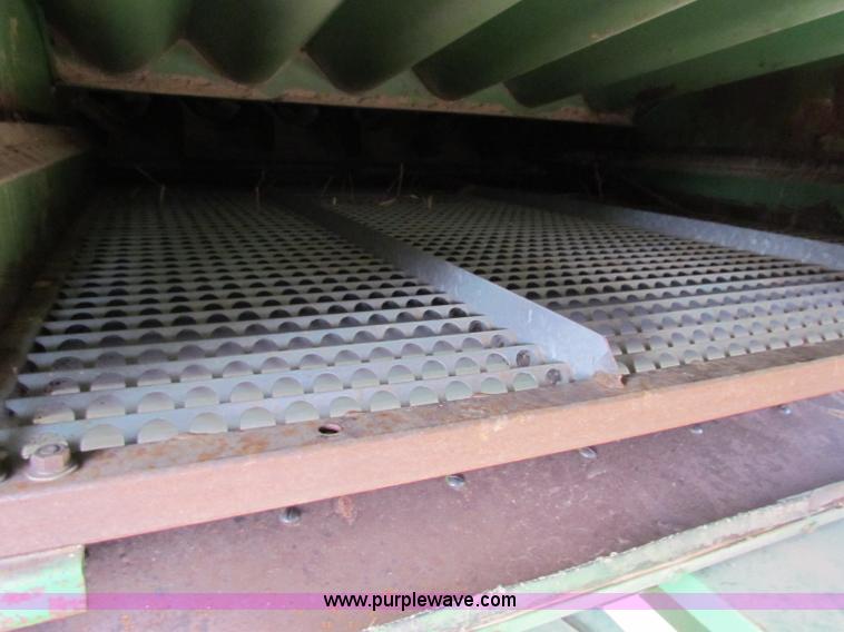 image for item D9139 John Deere 7700 combine