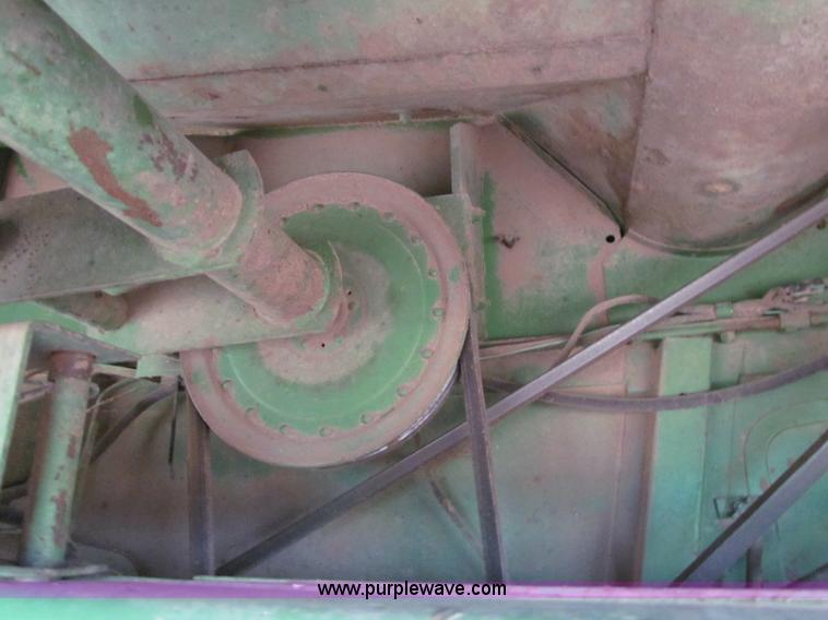 image for item D9139 John Deere 7700 combine