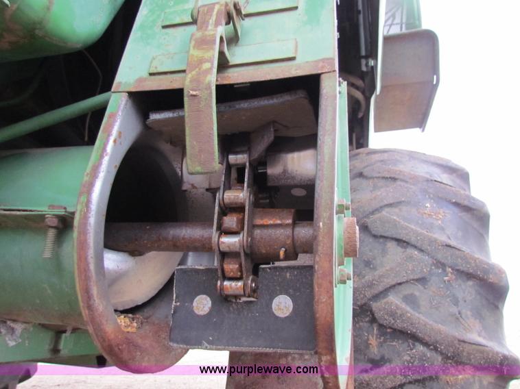 image for item D9139 John Deere 7700 combine