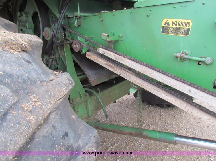 image for item D9139 John Deere 7700 combine