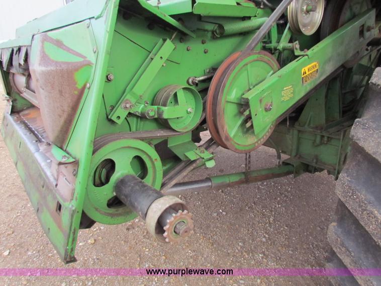 image for item D9139 John Deere 7700 combine