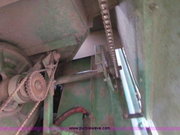 image for item D9139 John Deere 7700 combine