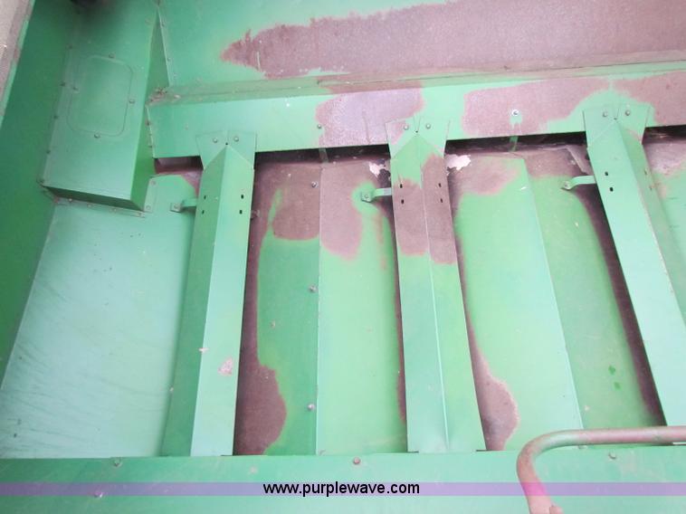 image for item D9139 John Deere 7700 combine