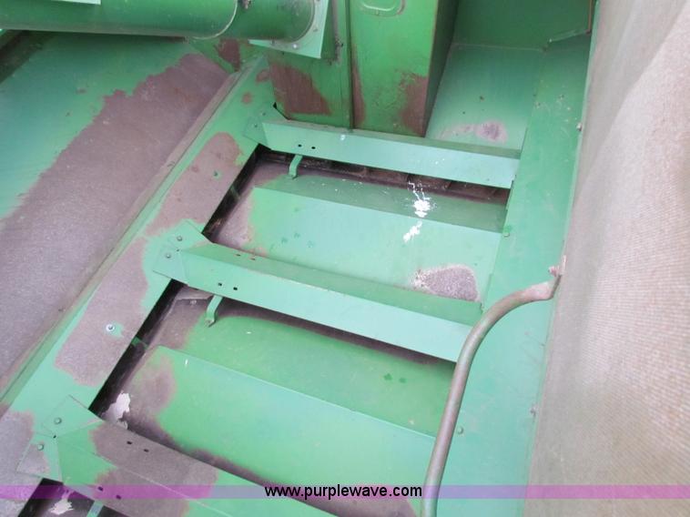 image for item D9139 John Deere 7700 combine