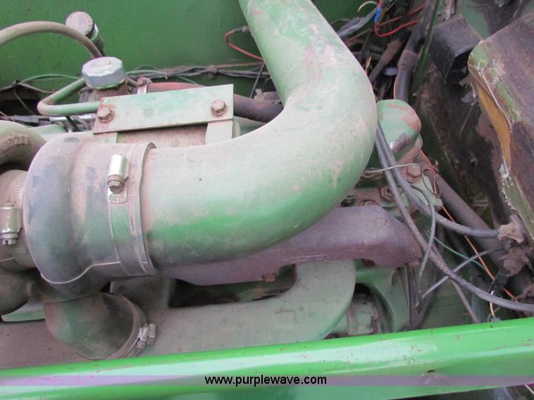 image for item D9139 John Deere 7700 combine