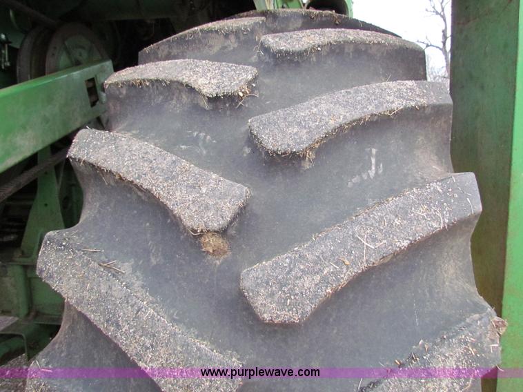 image for item D9139 John Deere 7700 combine