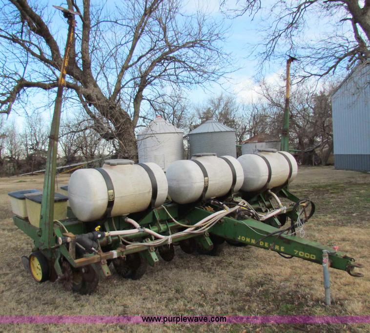 image for item D9140 1979 John Deere 7000 six row planter
