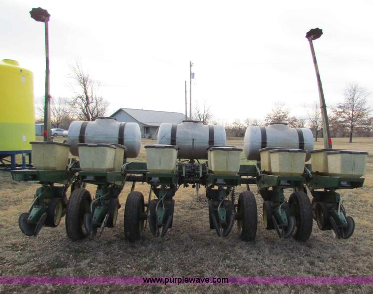 image for item D9140 1979 John Deere 7000 six row planter