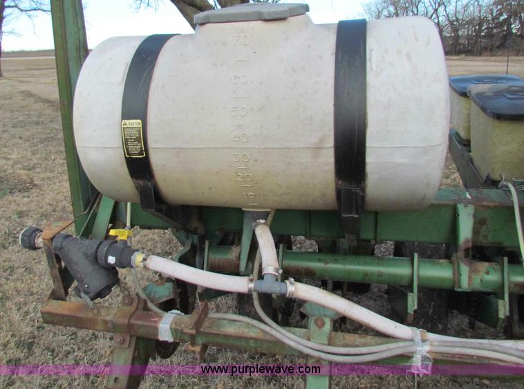 image for item D9140 1979 John Deere 7000 six row planter