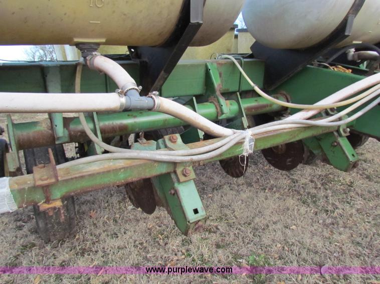 image for item D9140 1979 John Deere 7000 six row planter