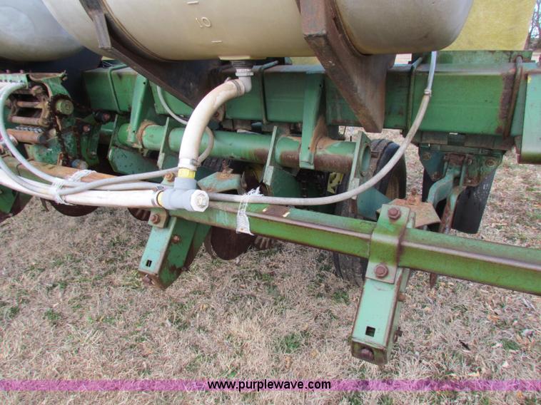 image for item D9140 1979 John Deere 7000 six row planter