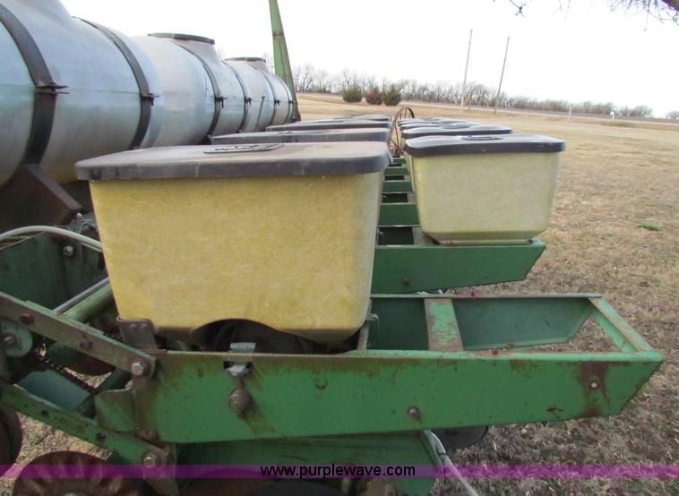 image for item D9140 1979 John Deere 7000 six row planter