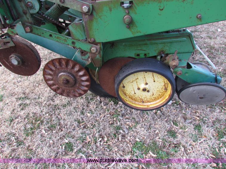 image for item D9140 1979 John Deere 7000 six row planter