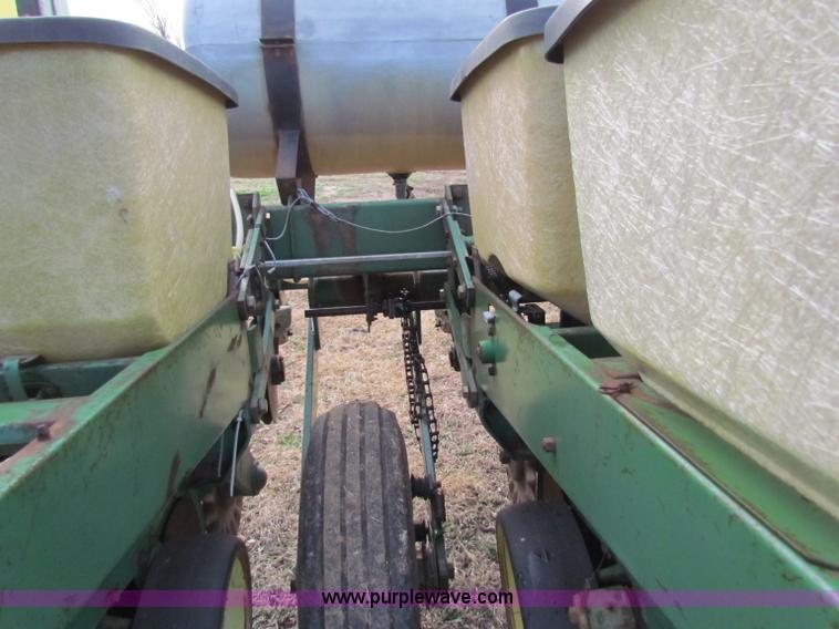 image for item D9140 1979 John Deere 7000 six row planter
