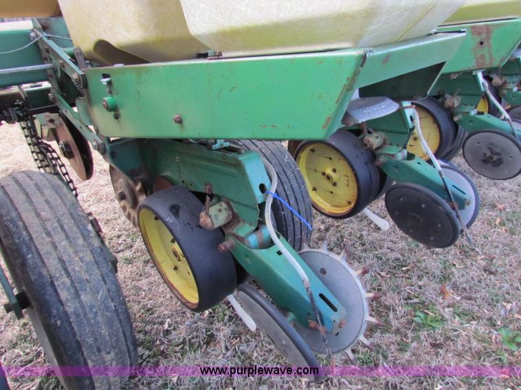image for item D9140 1979 John Deere 7000 six row planter